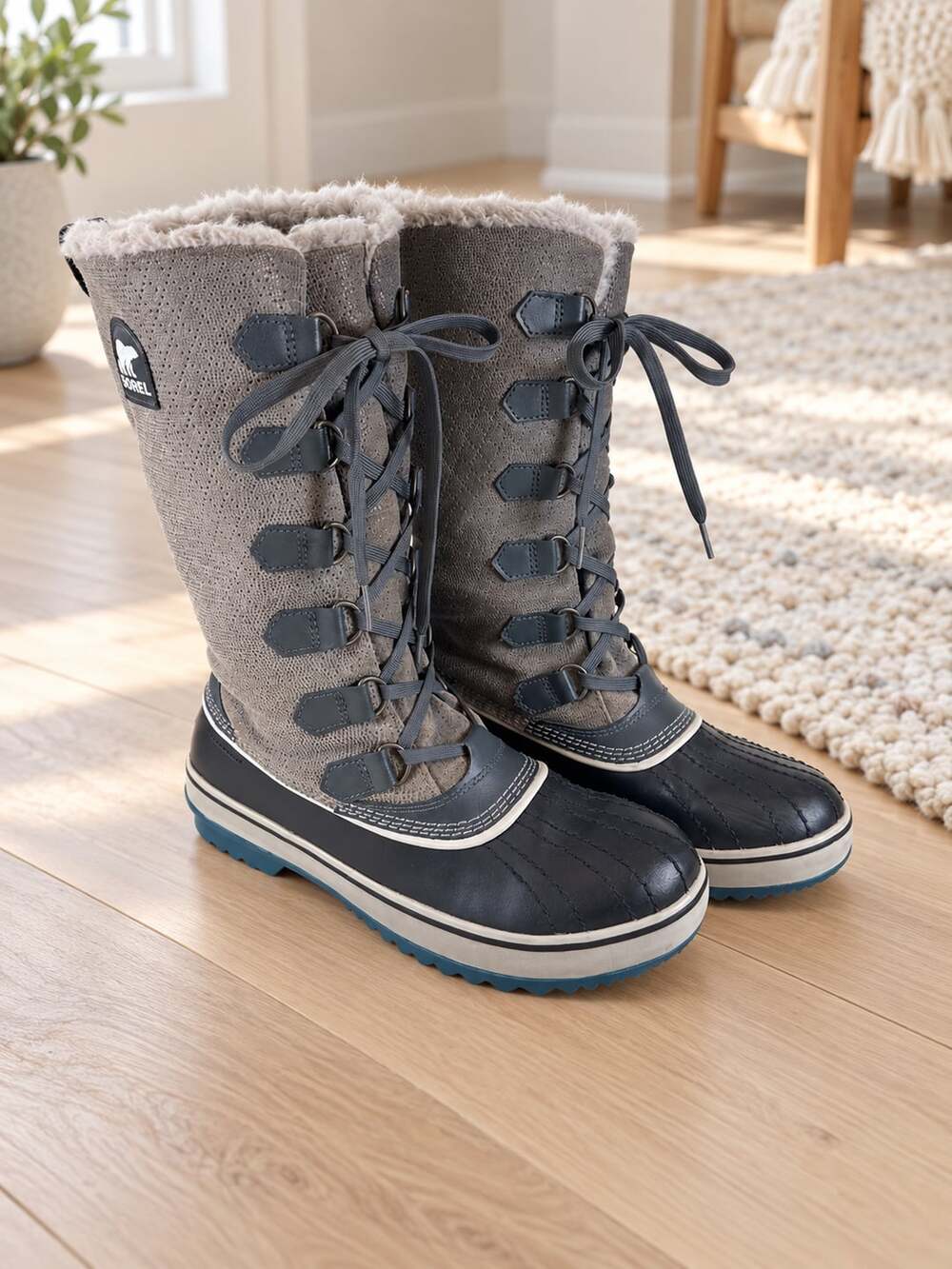 Sorel Tivoli High Waterproof Winter Snow Boots Gray Black Women’s Size 8